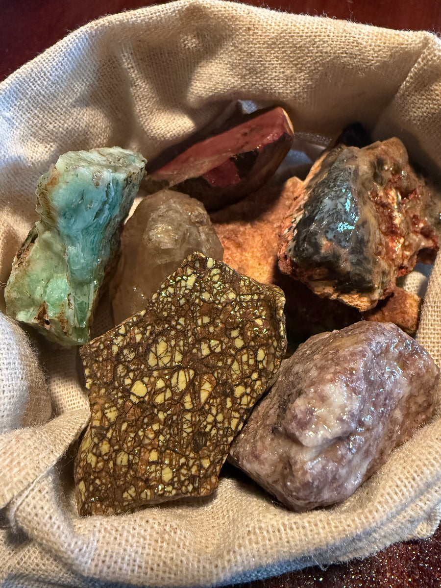 Bag of mixed Western Australian rocks, photographed wet